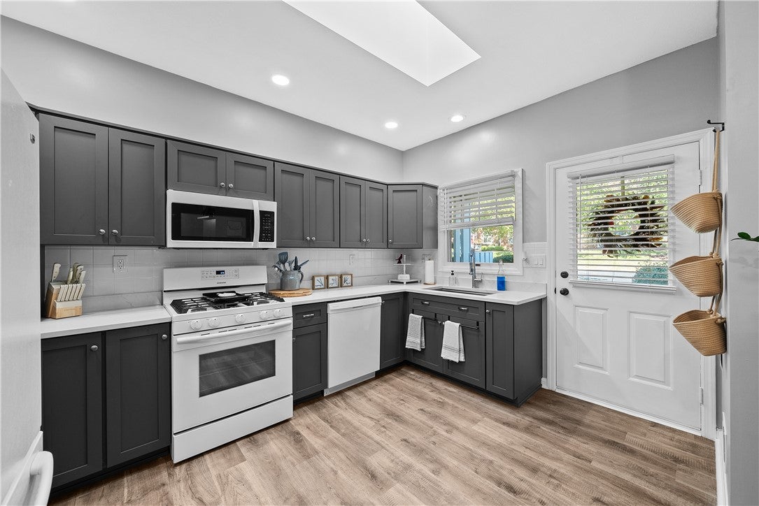 104 Boxwood Ct