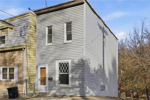 Photo of 1502 Forsythe St, Pittsburgh, PA 15212 (MLS # 1731153)