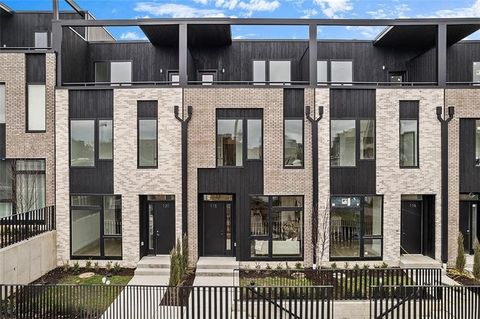 Photo of 112 Burrows St, Pittsburgh, PA 15213 (MLS # 1745347)