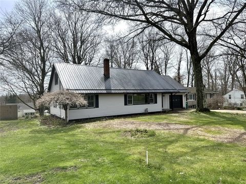 Homes For Sale - 326 Frazier Dr<br/> Lawrence County, Neshannock Twp, PA 16105