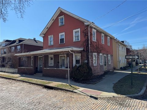 Photo of 198 12th St, Ambridge, PA 15003 (MLS # 1741724)