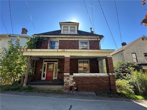 Photo of 542 Franklin St. St, Freeport, PA 16229 (MLS # 1726441)