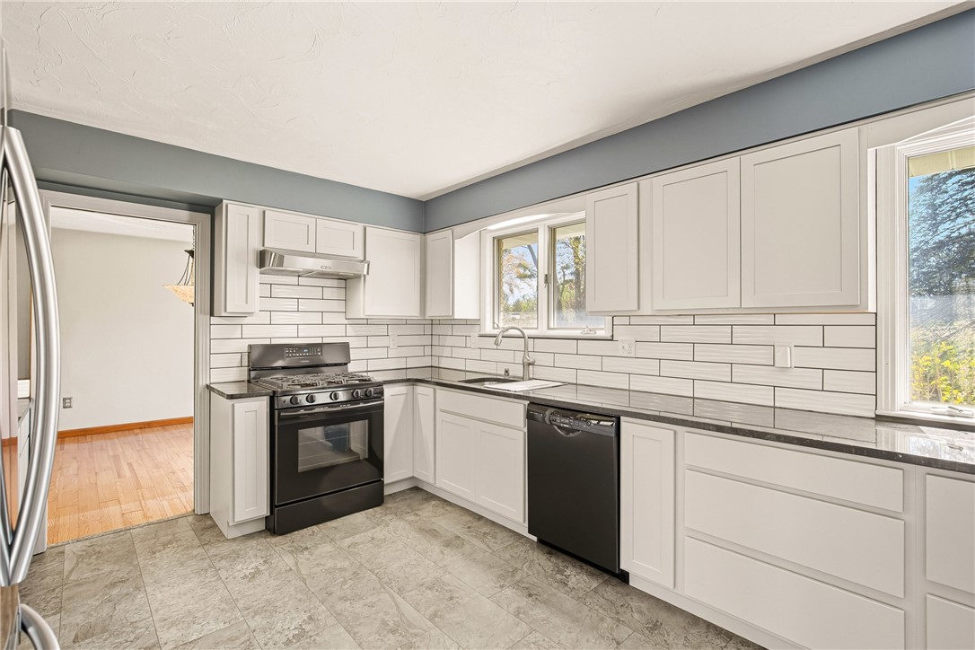 Somerset Boro, Pennsylvania 15501, United States, 3 Bedrooms Bedrooms, ,4 BathroomsBathrooms,Residential,Active,223093