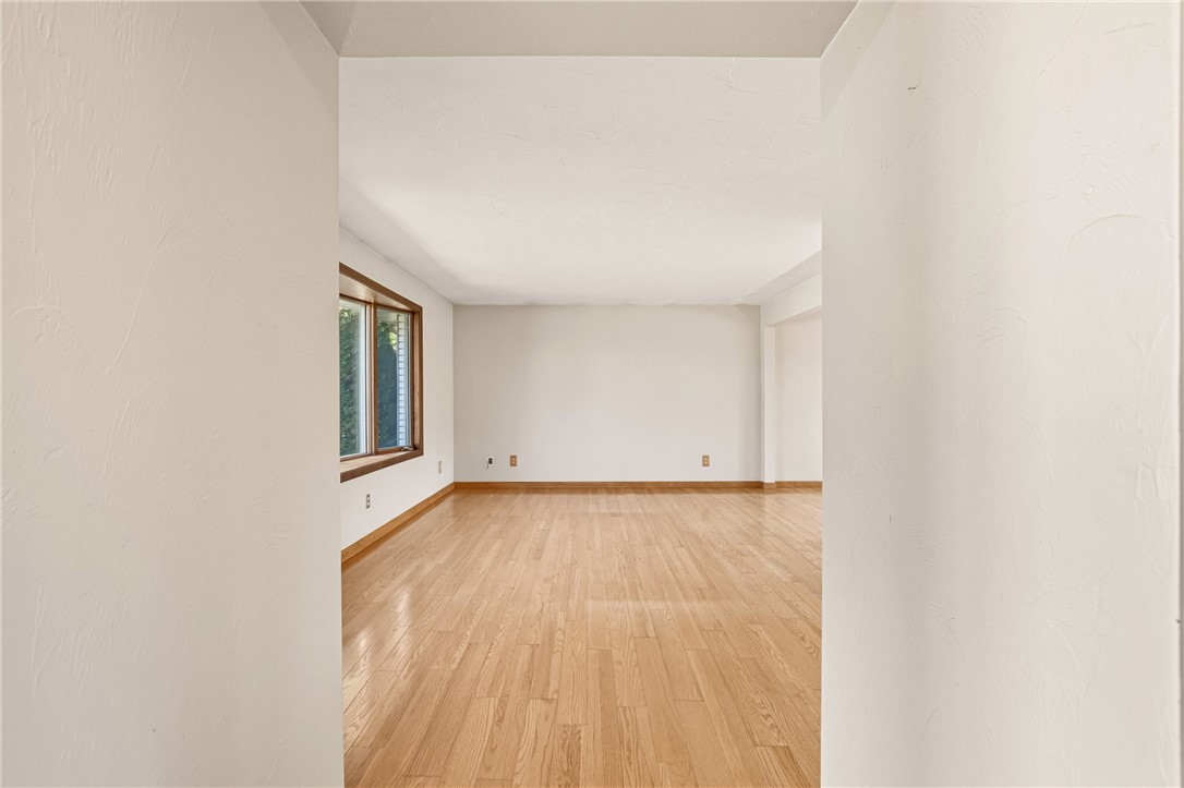 Somerset Boro, Pennsylvania 15501, United States, 3 Bedrooms Bedrooms, ,4 BathroomsBathrooms,Residential,Active,223093