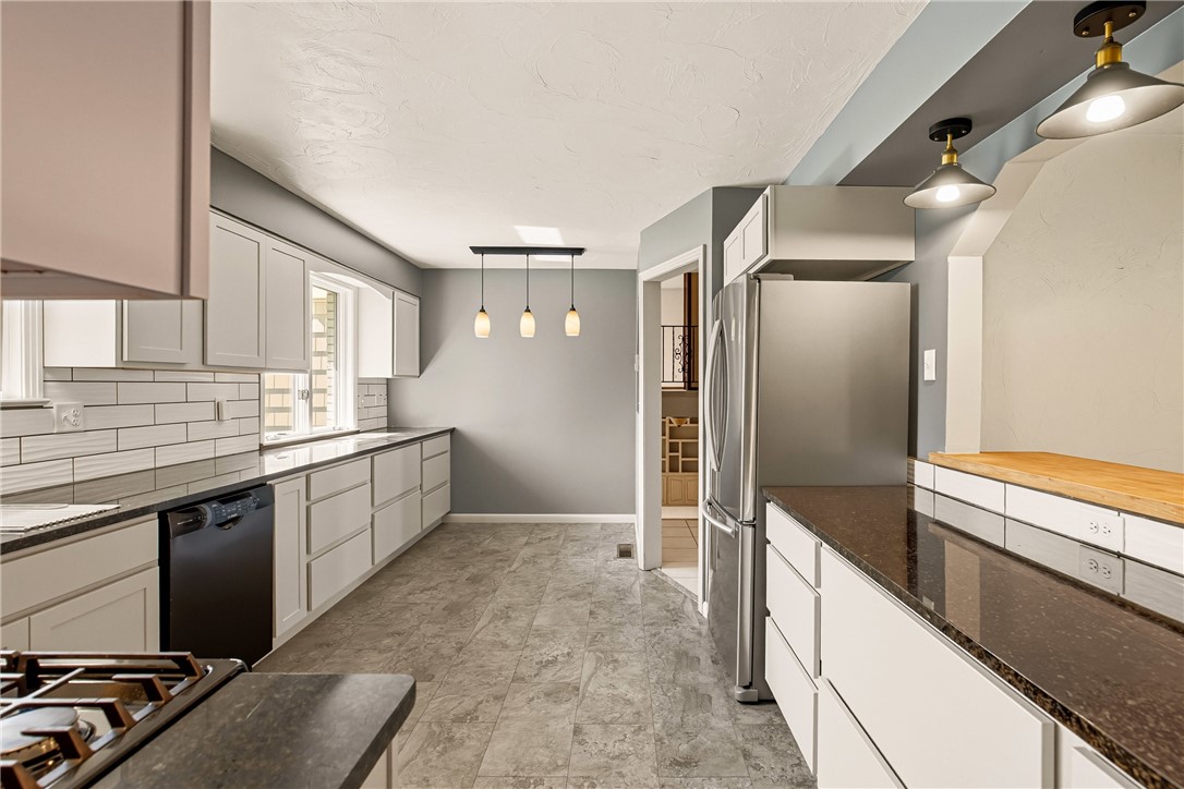 Somerset Boro, Pennsylvania 15501, United States, 3 Bedrooms Bedrooms, ,4 BathroomsBathrooms,Residential,Active,223093