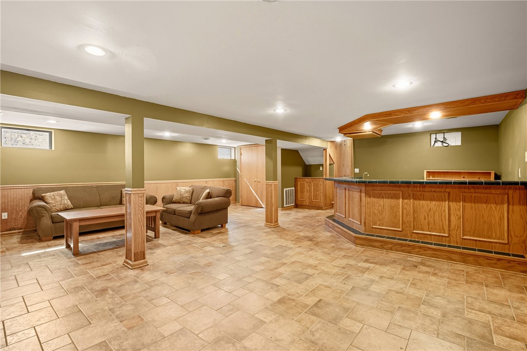 Somerset Boro, Pennsylvania 15501, United States, 3 Bedrooms Bedrooms, ,4 BathroomsBathrooms,Residential,Active,223093