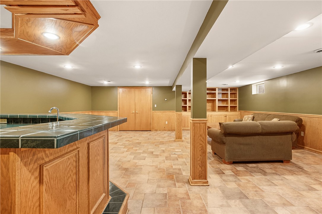 Somerset Boro, Pennsylvania 15501, United States, 3 Bedrooms Bedrooms, ,4 BathroomsBathrooms,Residential,Active,223093