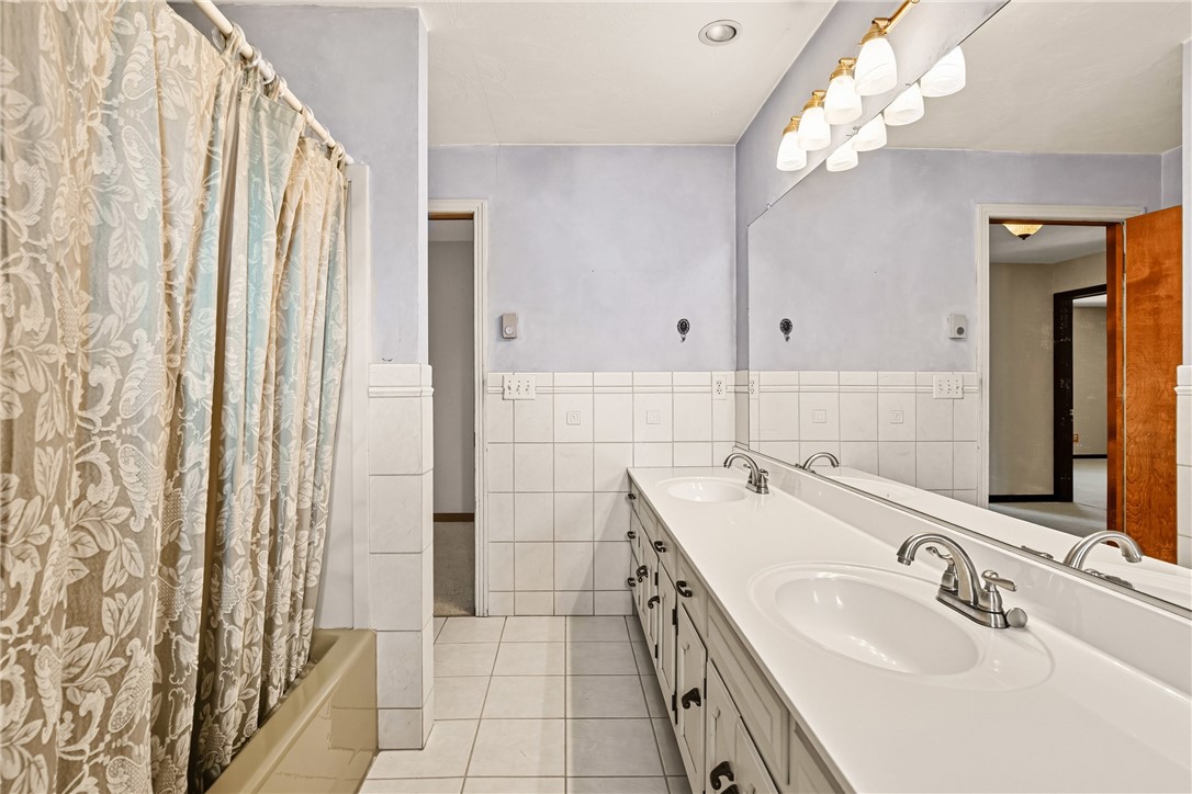 Somerset Boro, Pennsylvania 15501, United States, 3 Bedrooms Bedrooms, ,4 BathroomsBathrooms,Residential,Active,223093