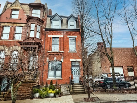 Photo of 420 Pressley St, Pittsburgh, PA 15212 (MLS # 1759618)
