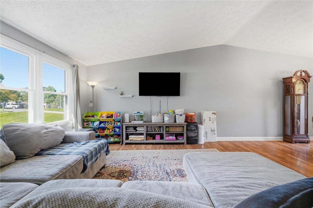 110 Glengarry Dr