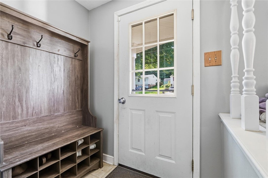 110 Glengarry Dr