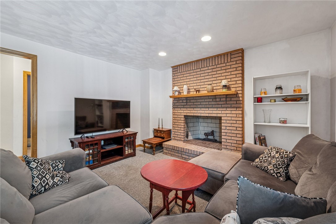 Unity Twp, Pennsylvania 15601, United States, 4 Bedrooms Bedrooms, ,3 BathroomsBathrooms,Residential,Active,163087