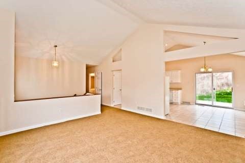 221 Cottonwood Ln