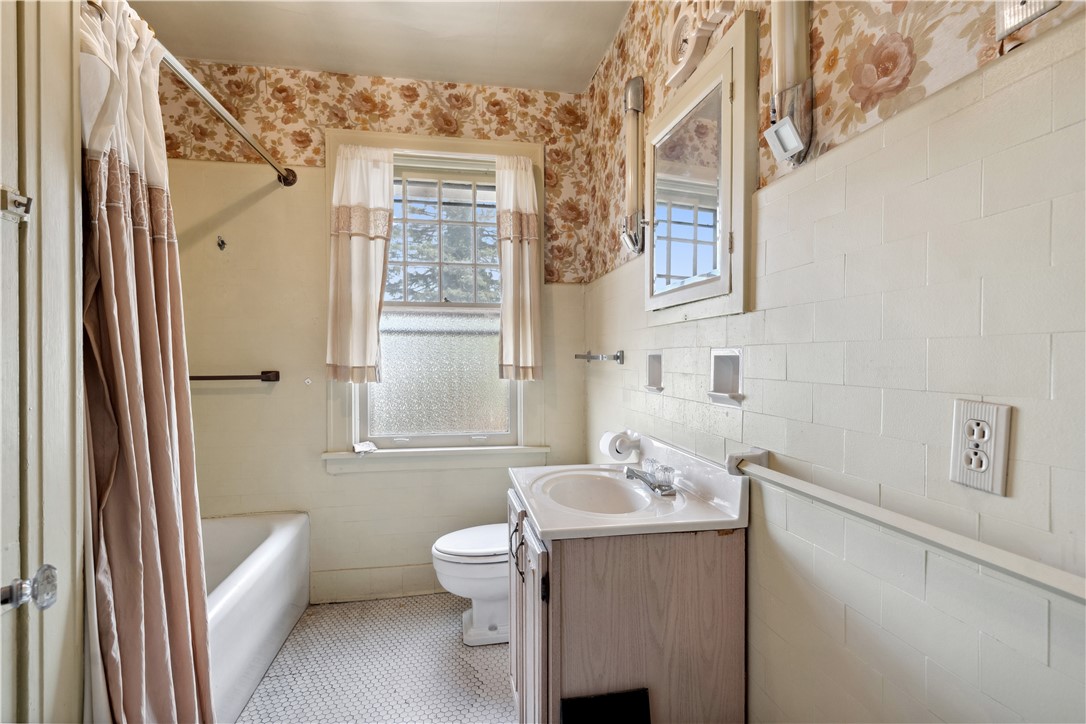 900 8th Avenue Ave, Beaver Falls, Pennsylvania image 30