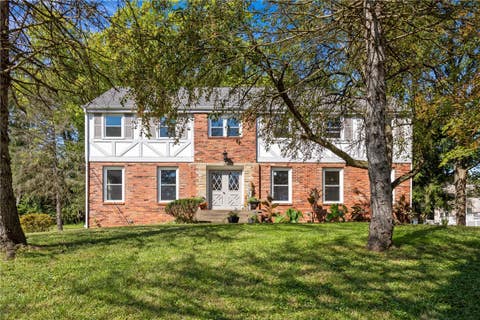 Photo for 527 Dorseyville Rd