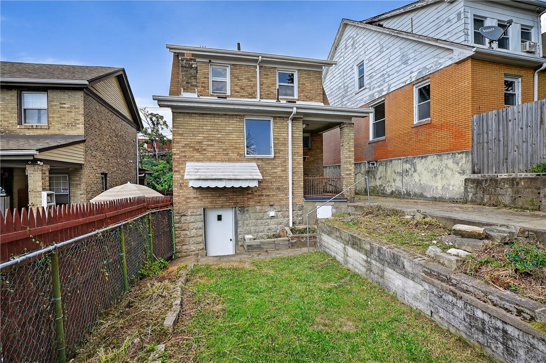 Knoxville, Pennsylvania 15210, United States, 2 Bedrooms Bedrooms, ,1 BathroomBathrooms,Residential,Contingent,188768