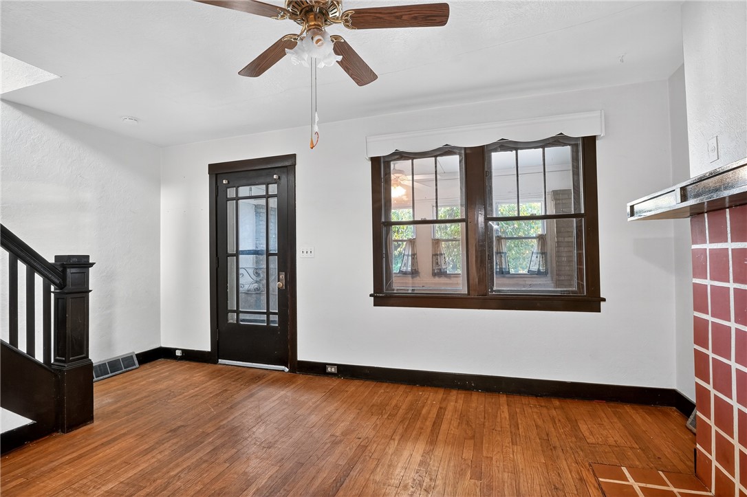 Knoxville, Pennsylvania 15210, United States, 2 Bedrooms Bedrooms, ,1 BathroomBathrooms,Residential,Contingent,188768