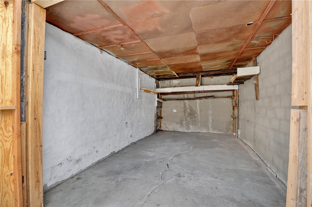 Knoxville, Pennsylvania 15210, United States, 2 Bedrooms Bedrooms, ,1 BathroomBathrooms,Residential,Contingent,188768