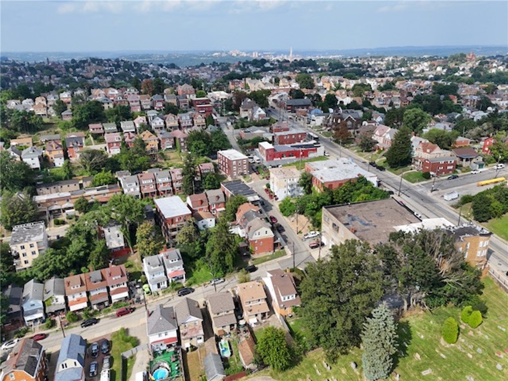 Knoxville, Pennsylvania 15210, United States, 2 Bedrooms Bedrooms, ,1 BathroomBathrooms,Residential,Contingent,188768