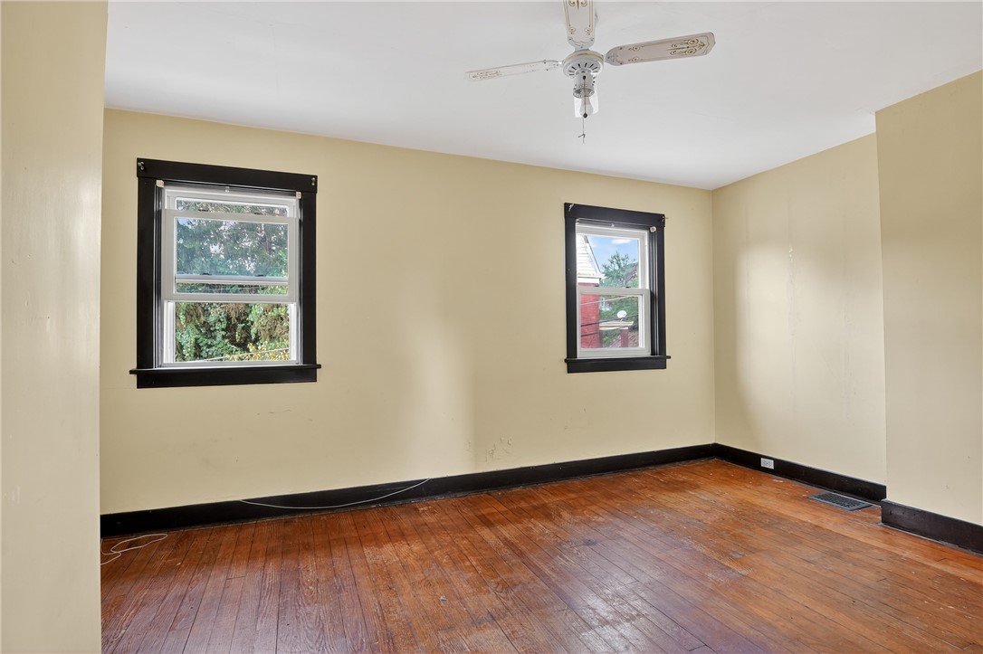 Knoxville, Pennsylvania 15210, United States, 2 Bedrooms Bedrooms, ,1 BathroomBathrooms,Residential,Contingent,188768