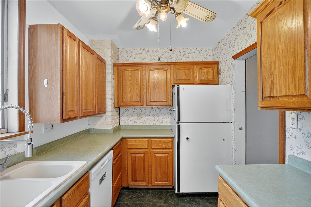 Knoxville, Pennsylvania 15210, United States, 2 Bedrooms Bedrooms, ,1 BathroomBathrooms,Residential,Contingent,188768