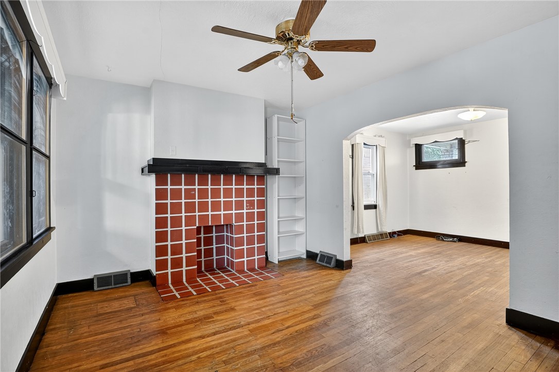 Knoxville, Pennsylvania 15210, United States, 2 Bedrooms Bedrooms, ,1 BathroomBathrooms,Residential,Contingent,188768