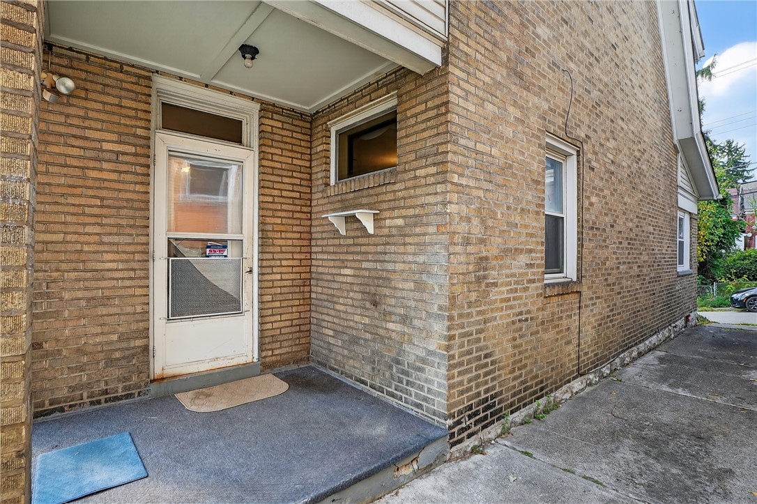 Knoxville, Pennsylvania 15210, United States, 2 Bedrooms Bedrooms, ,1 BathroomBathrooms,Residential,Contingent,188768