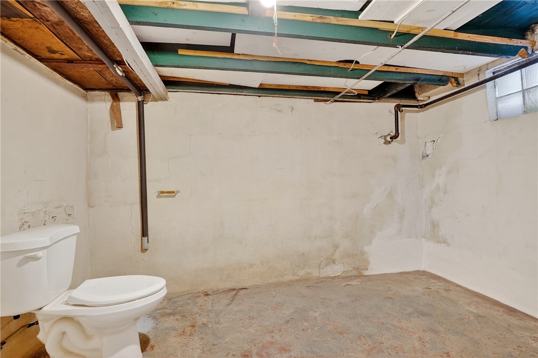 Knoxville, Pennsylvania 15210, United States, 2 Bedrooms Bedrooms, ,1 BathroomBathrooms,Residential,Contingent,188768