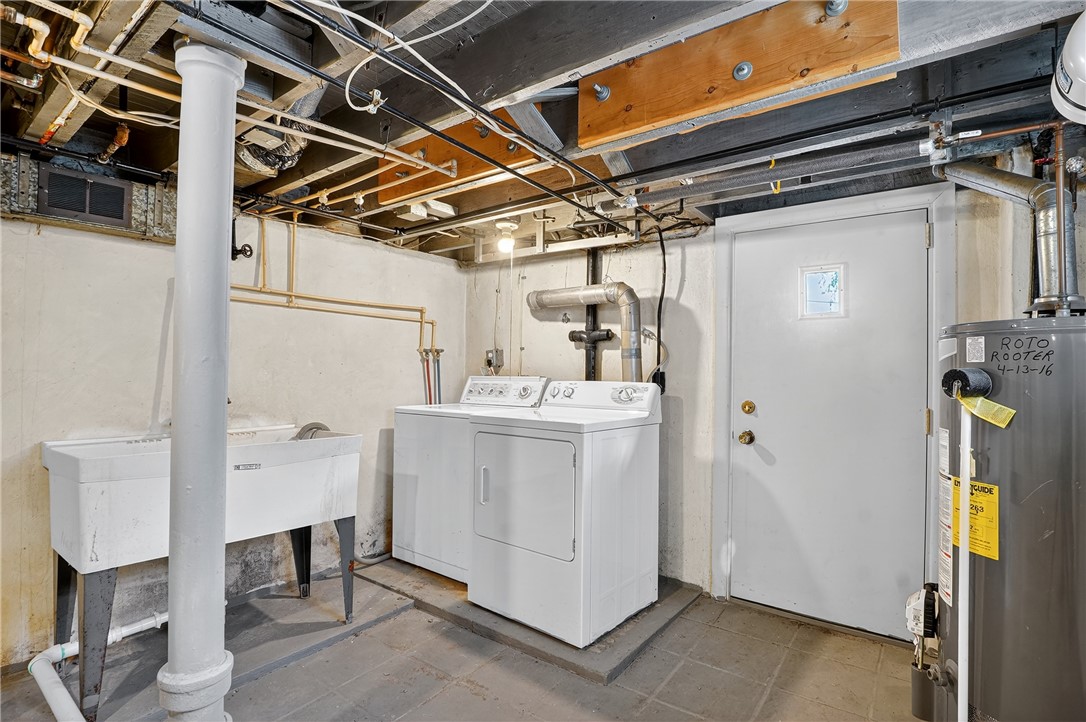 Knoxville, Pennsylvania 15210, United States, 2 Bedrooms Bedrooms, ,1 BathroomBathrooms,Residential,Contingent,188768