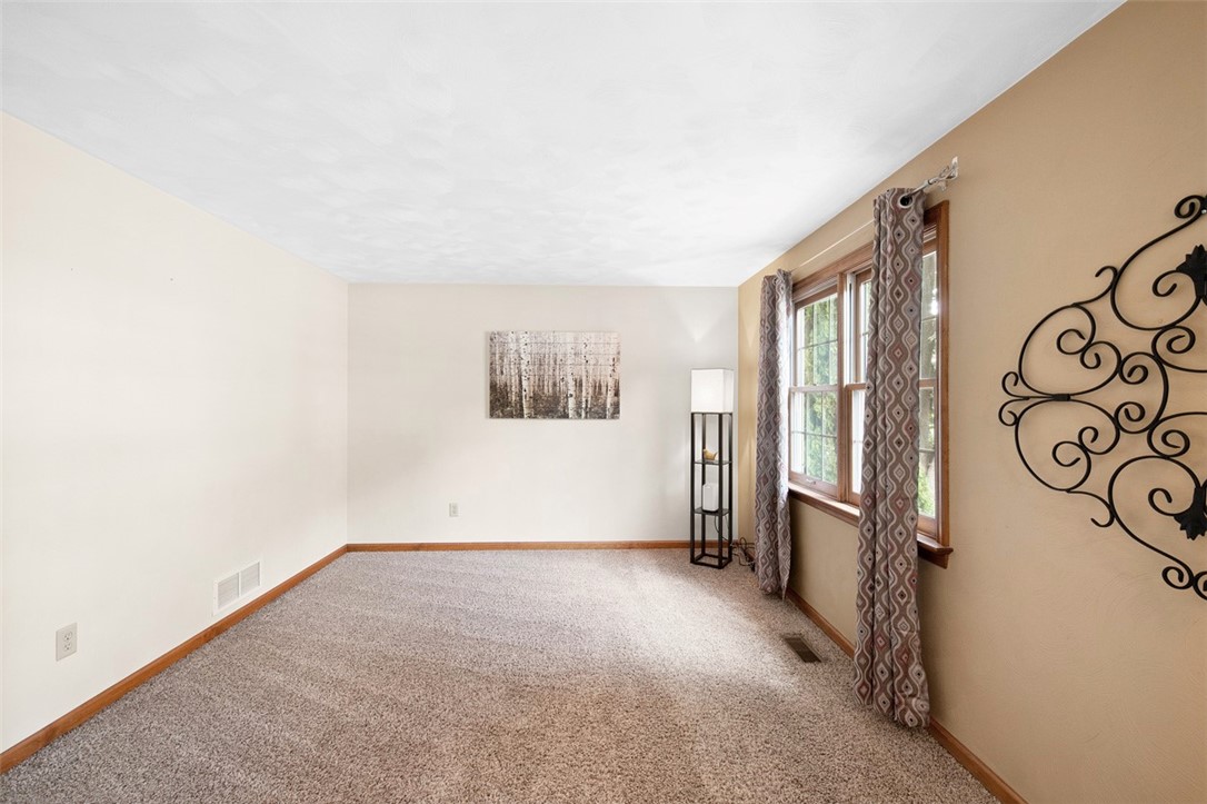 Delmont, Pennsylvania 15626, United States, 3 Bedrooms Bedrooms, ,3 BathroomsBathrooms,Residential,Contingent,202737