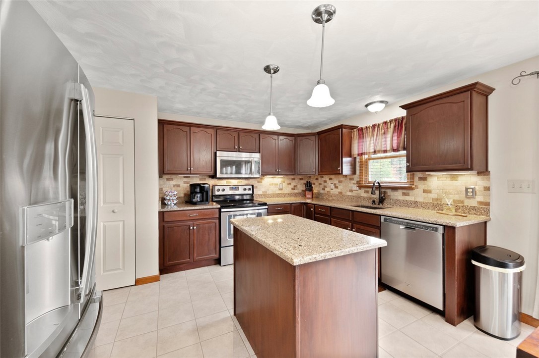 Delmont, Pennsylvania 15626, United States, 3 Bedrooms Bedrooms, ,3 BathroomsBathrooms,Residential,Contingent,202737