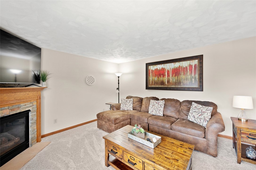 Delmont, Pennsylvania 15626, United States, 3 Bedrooms Bedrooms, ,3 BathroomsBathrooms,Residential,Contingent,202737