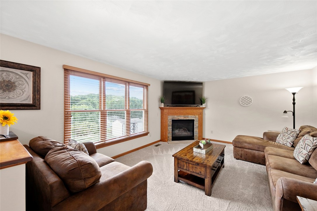 Delmont, Pennsylvania 15626, United States, 3 Bedrooms Bedrooms, ,3 BathroomsBathrooms,Residential,Contingent,202737