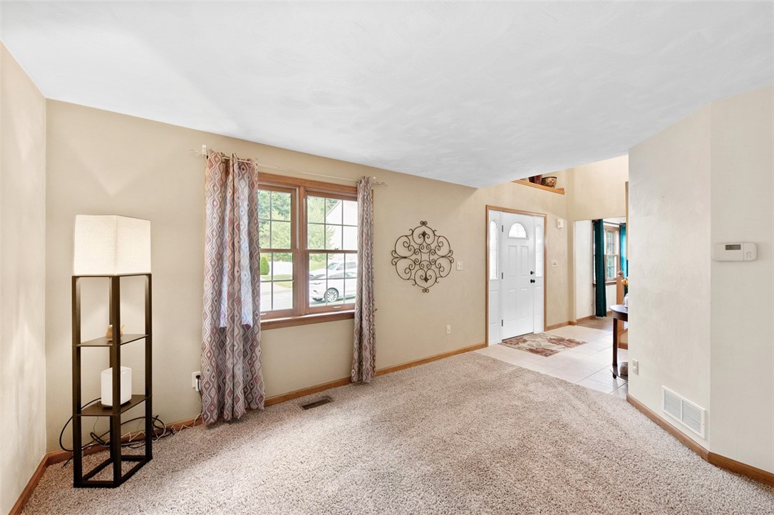 Delmont, Pennsylvania 15626, United States, 3 Bedrooms Bedrooms, ,3 BathroomsBathrooms,Residential,Contingent,202737