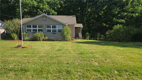 Photo of 63 Fredonia Rd, Greenville, PA 16125 (MLS # 1758122)