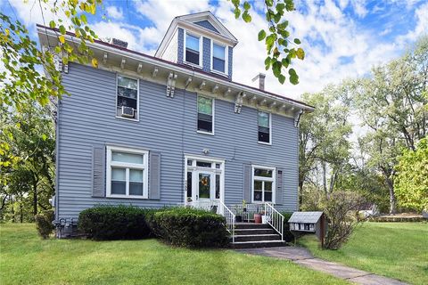 Photo of 7733 Oak St, Pittsburgh, PA 15237 (MLS # 1732172)