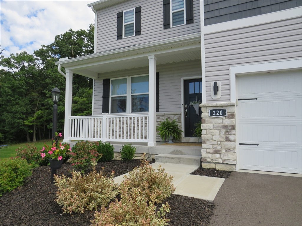 220 Crabapple Lane