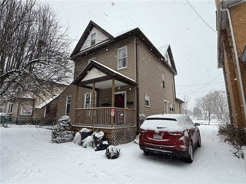 Photo of 325 W Cunningham St, Butler, PA 16001 (MLS # 1738138)