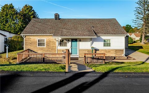 Photo of 232 Hereford Ln, Johnstown, PA 15905 (MLS # 1723971)