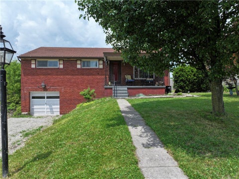Photo of 258 Young Dr, Monroeville, PA 15146 (MLS # 1761419)