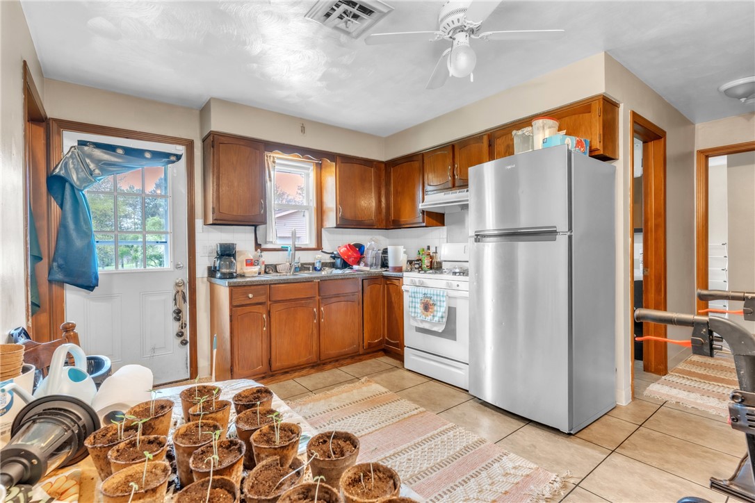 North Beaver Twp, Pennsylvania 16102, United States, ,Residential,Contingent,114135