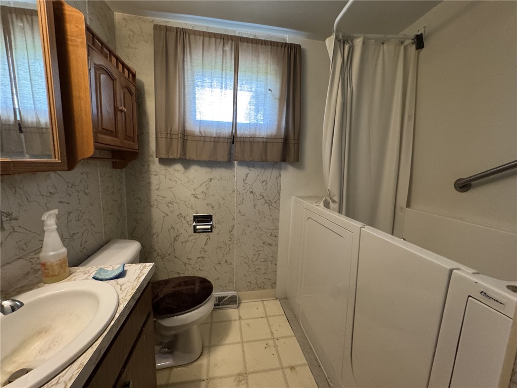 412 Helen Ave Ave, Monessen, Pennsylvania image 12