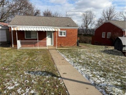 Photo of 106 Delrose Dr, Mckeesport, PA 15133 (MLS # 1748036)
