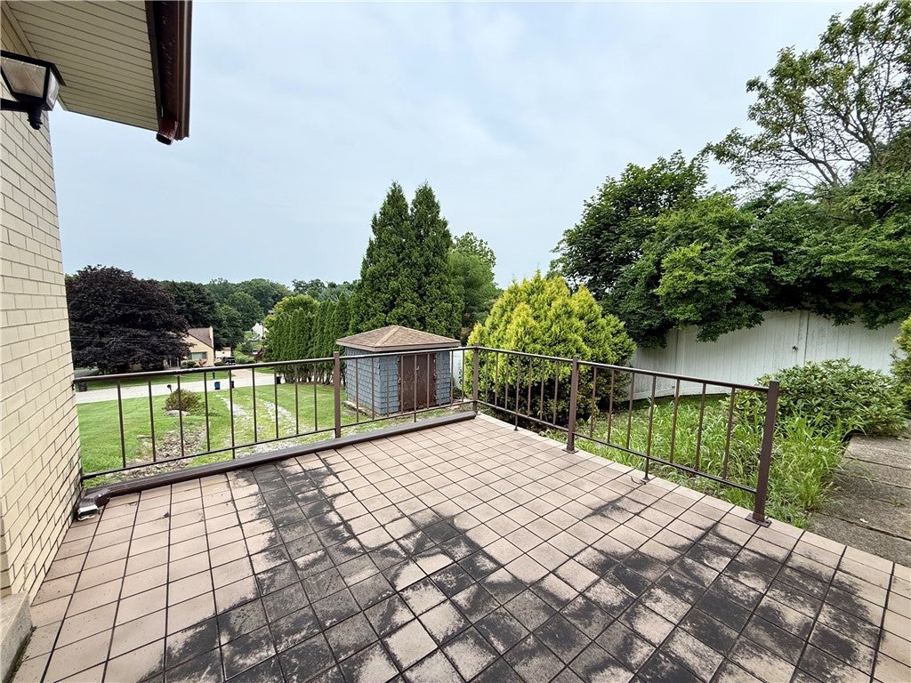 8321 E Van Buren Dr