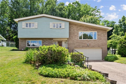 Photo of 198 Longvue Dr, Pittsburgh, PA 15237 (MLS # 1762100)