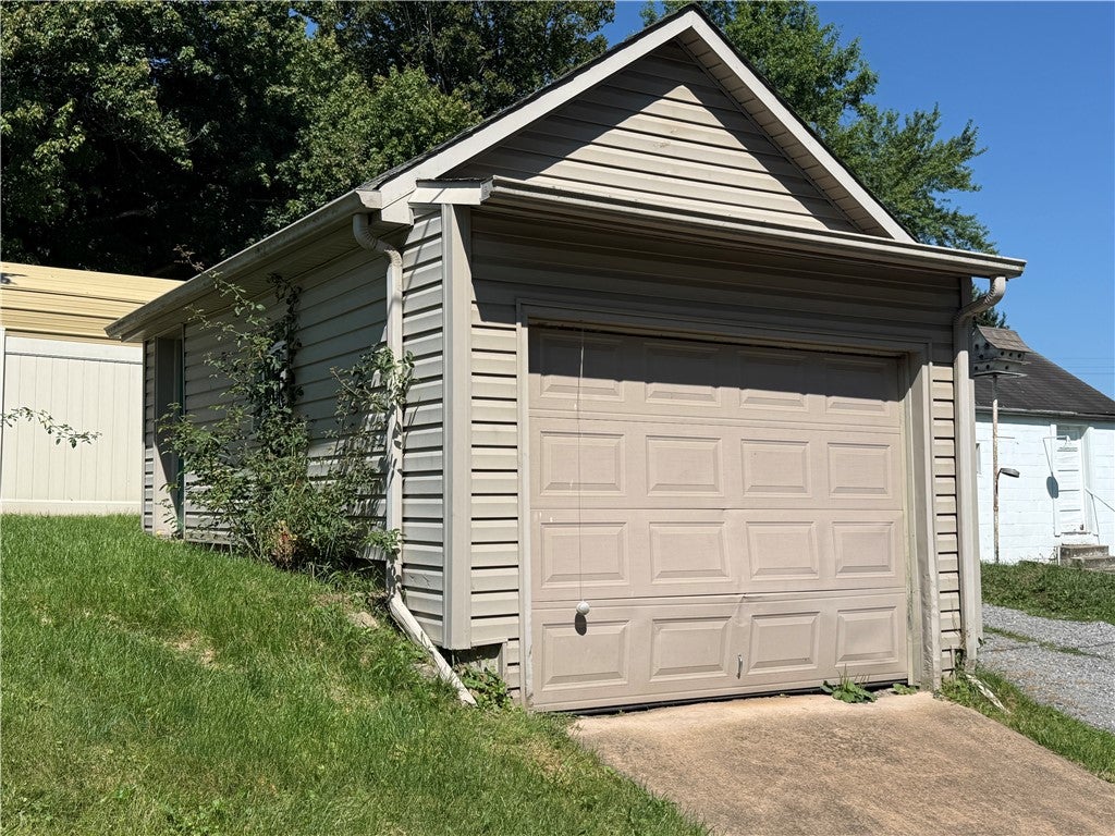 301 Main St