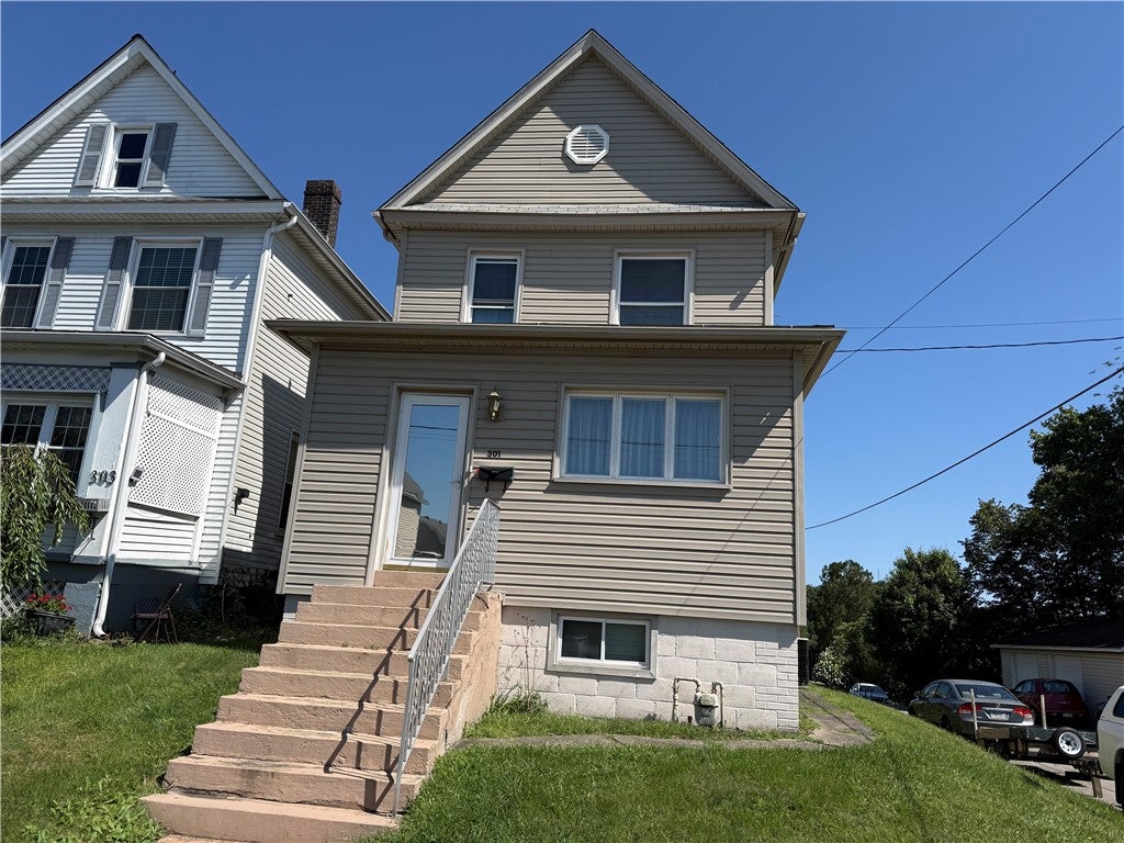 301 Main St