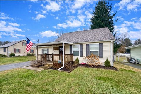 Photo of 166 Junior St, Hopwood, PA 15445 (MLS # 1737066)