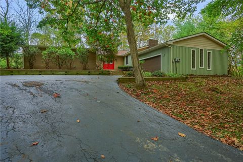 Photo of 392 Mckinley Rd, Beaver Falls, PA 15010 (MLS # 1725675)