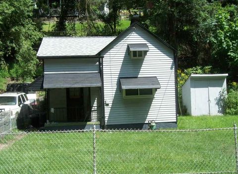 Photo of 3990 Oakdale St, Pittsburgh, PA 15214 (MLS # 1764025)